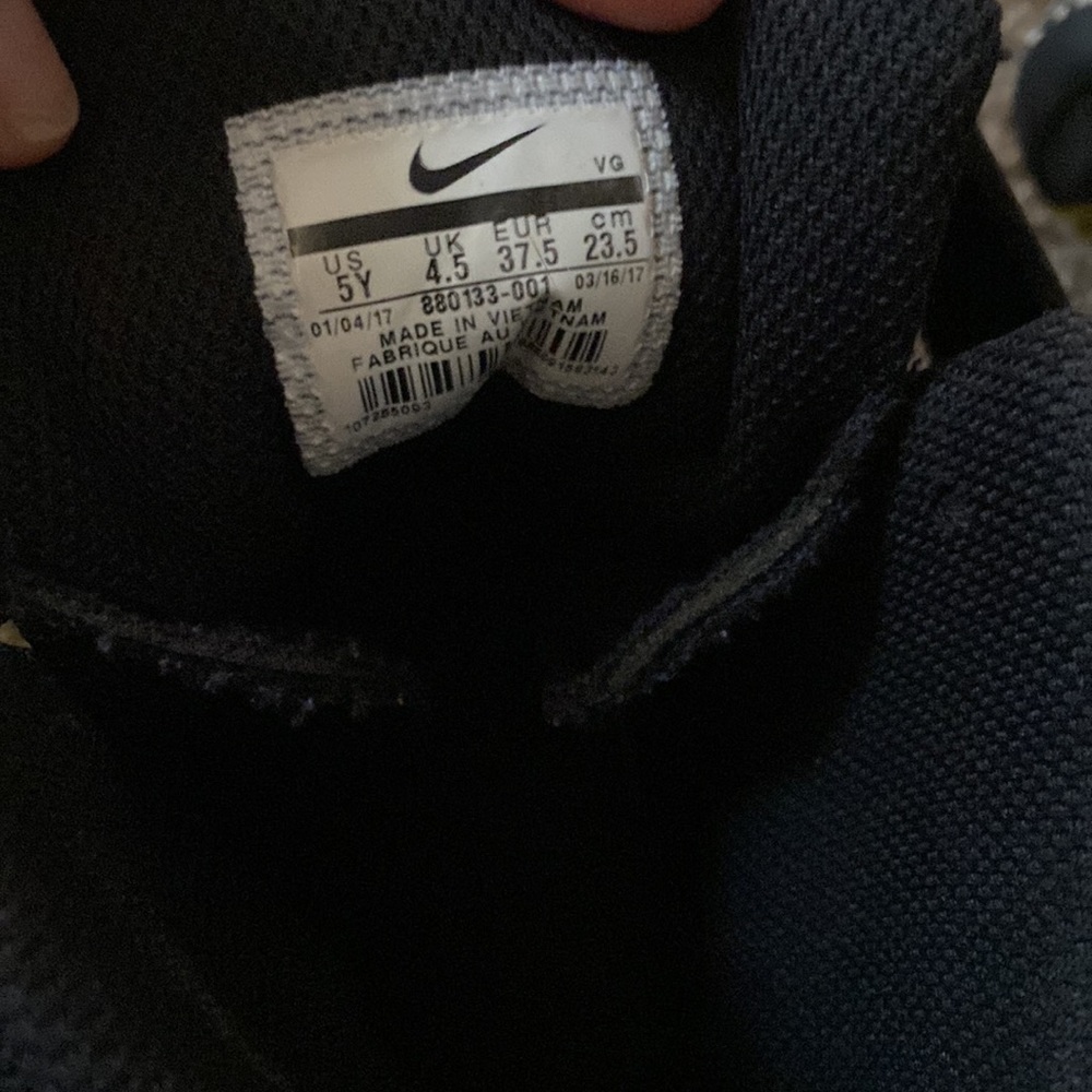 Cleats - Picture 4 of 4